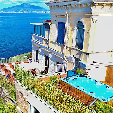 Gasthuis La Terrazza De Luxe 4*