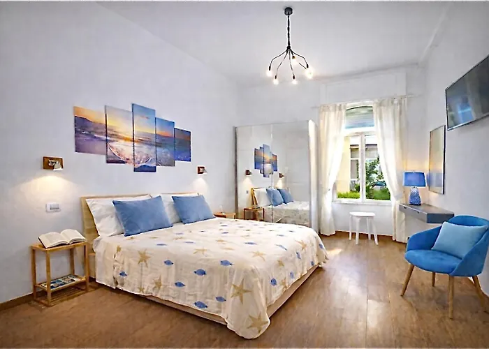 Гостьовий будинок La Terrazza De Luxe 4*