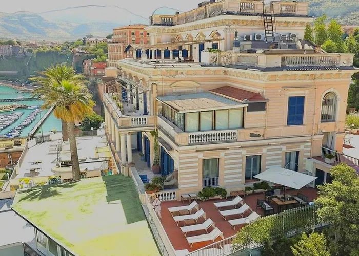 Konukevi La Terrazza De Luxe 4*